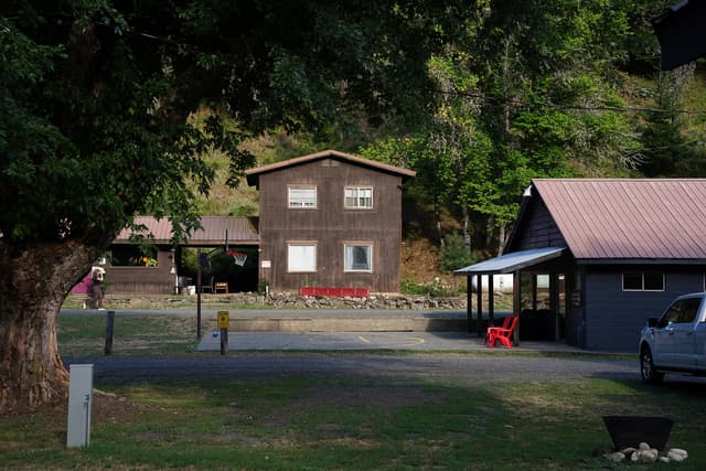 three rivers accommodations