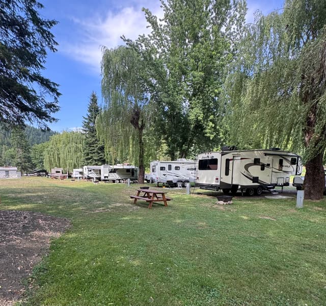 three rivers accommodations